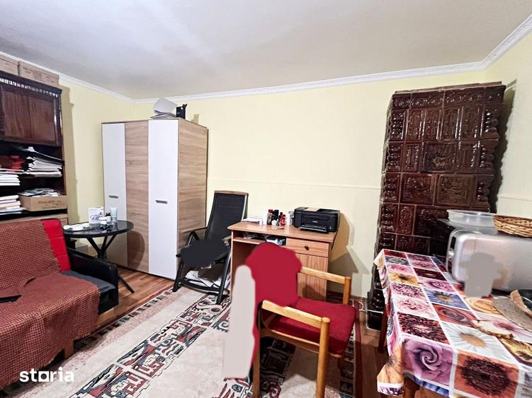Casă cu 5 camere decomandat cu Teren 440 Mp în Ultracentral