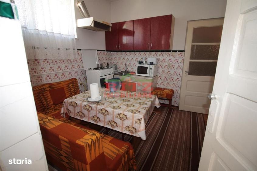 Apartament cu 4 camere decomandat în Orașul de Jos