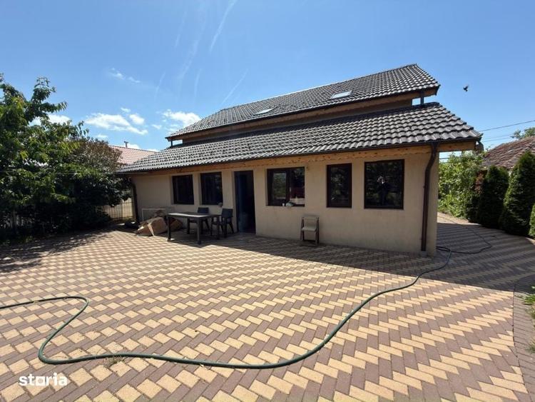 Casă cu 4 camere cu Teren 725 Mp în Ghindeni