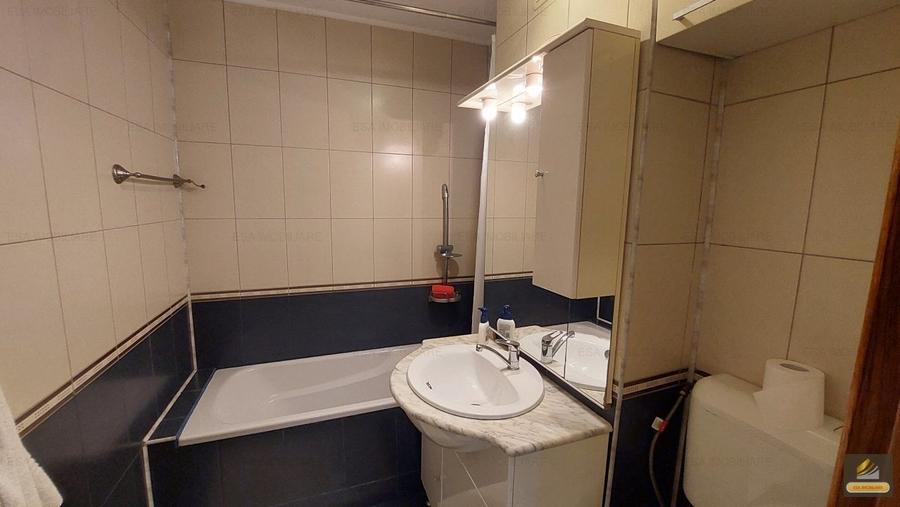 Apartament cu 3 camere decomandat în Drumul Taberei
