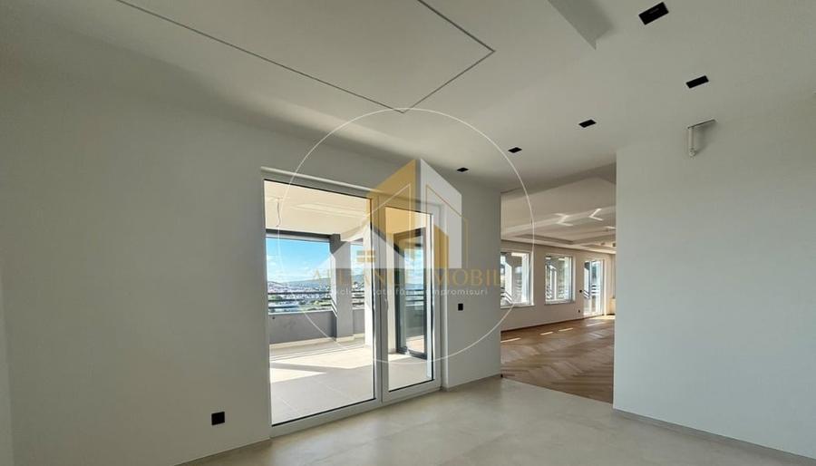 Apartament cu 4 camere decomandat, mobilat în Nord-Vest