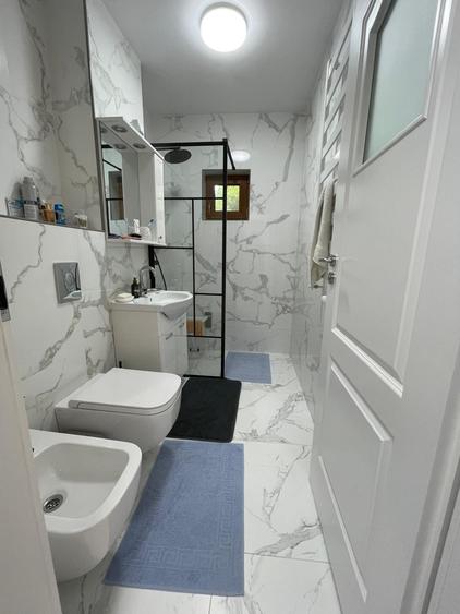 Apartament cu 2 camere decomandat în Târgu Cucu