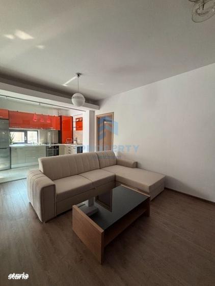 Apartament cu 2 camere, mobilat în Arcul de Triumf