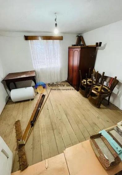 Casă cu 2 camere cu Teren 472 Mp în Costișa