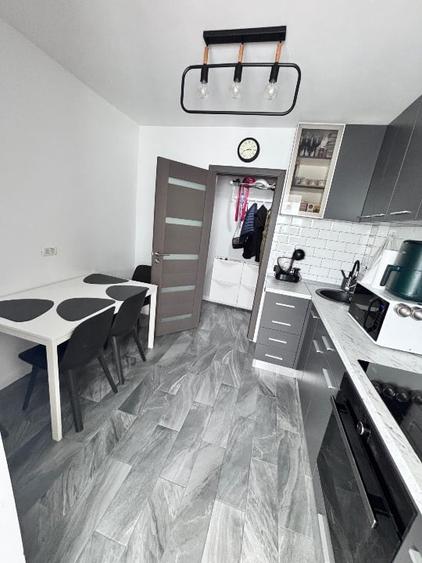 Apartament cu 2 camere semidecomandat în Inel I