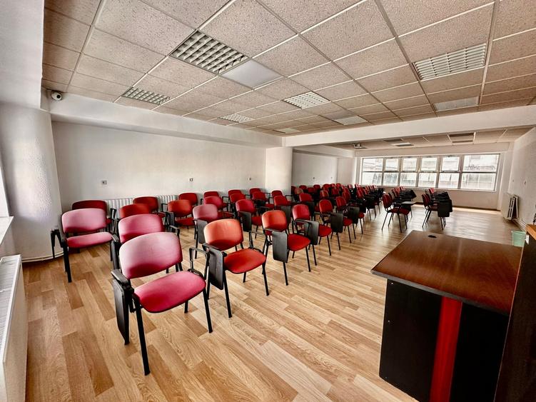 Birou, de 20 mp, în Centrul Civic