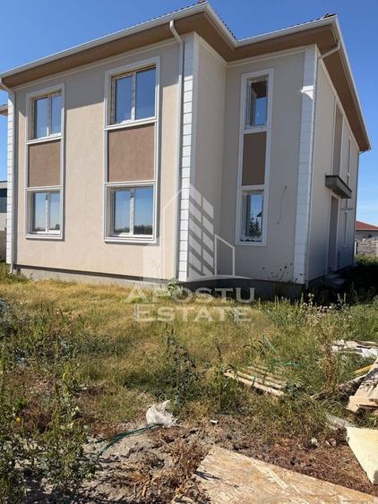 Duplex cu 4 camere cu Canalizare în Remetea Mare