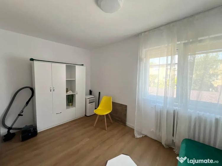 Garsonieră decomandată în Complex Studențesc