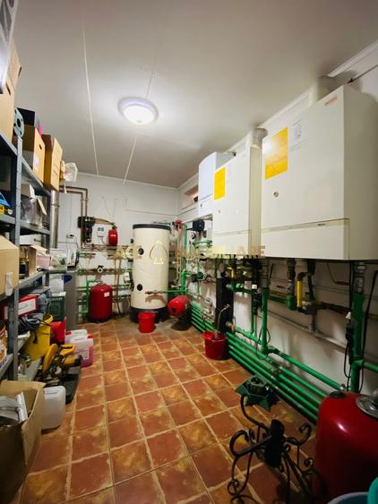 Casă individuală cu 14 camere cu Piscina în Bragadiru