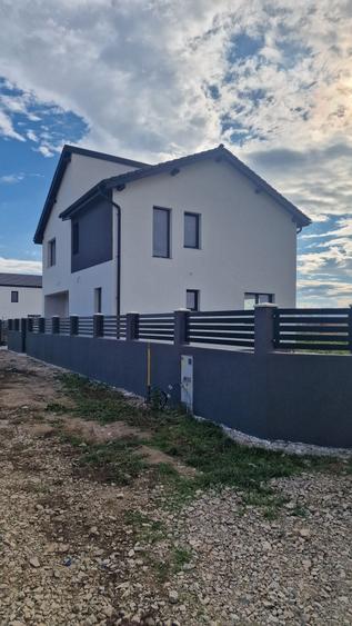 Casă cu 4 camere în Central
