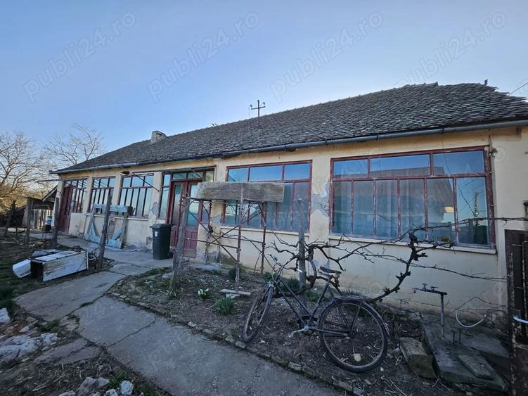 Casă cu 3 camere cu Teren 1088 Mp în Vinga