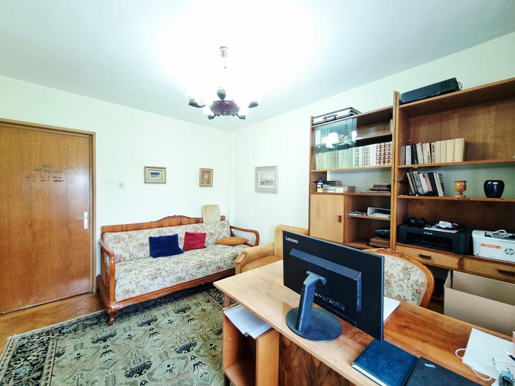 Apartament cu 4 camere decomandat, mobilat în Central
