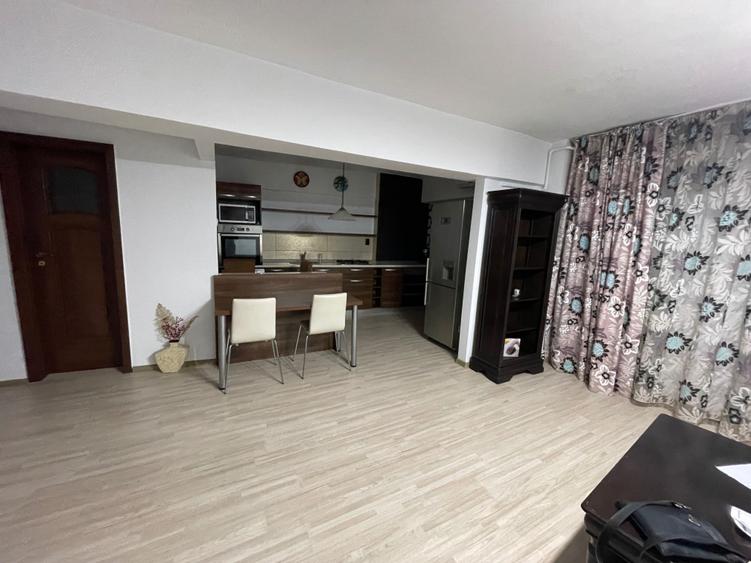 Apartament cu 3 camere decomandat în Ultracentral