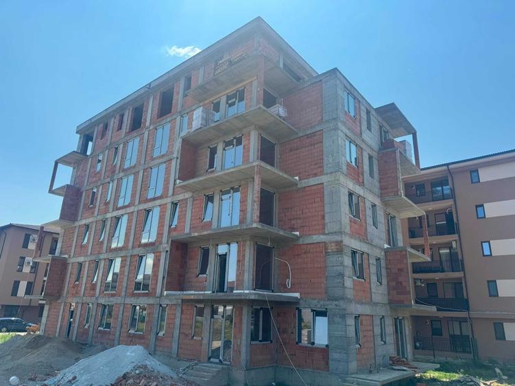 Apartament cu 2 camere semidecomandat în Giroc