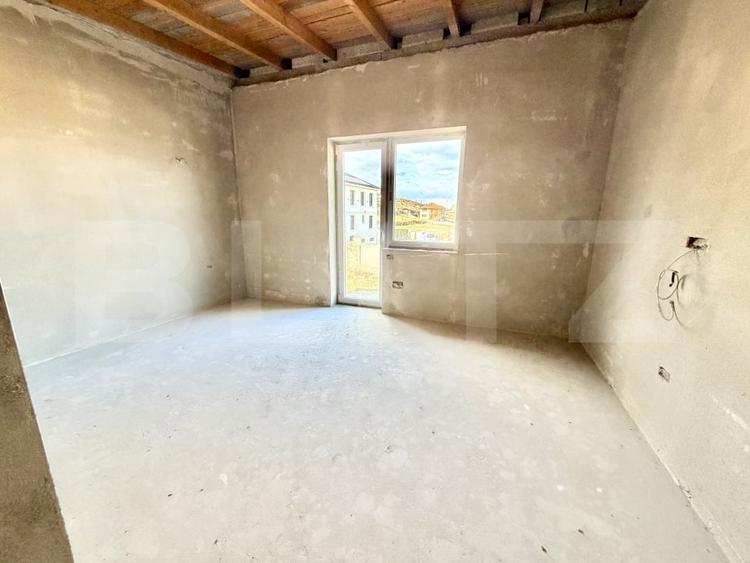 Duplex cu 4 camere cu Teren 250 Mp în Cetate