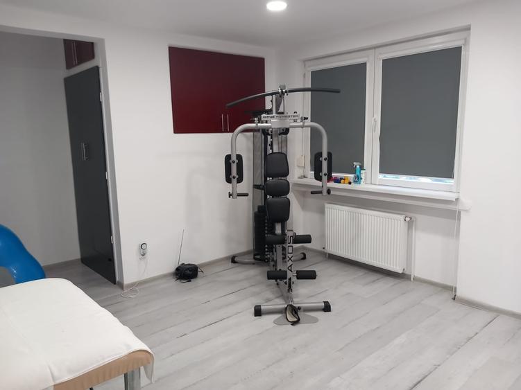 Apartament cu 3 camere decomandat în Victoriei