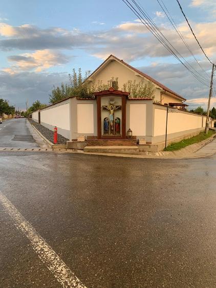 Casă cu 4 camere cu Teren 1088 Mp în Târgu Neamț