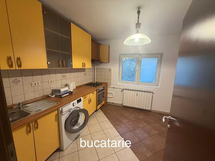 Apartament cu 3 camere decomandat în Nerva Traian
