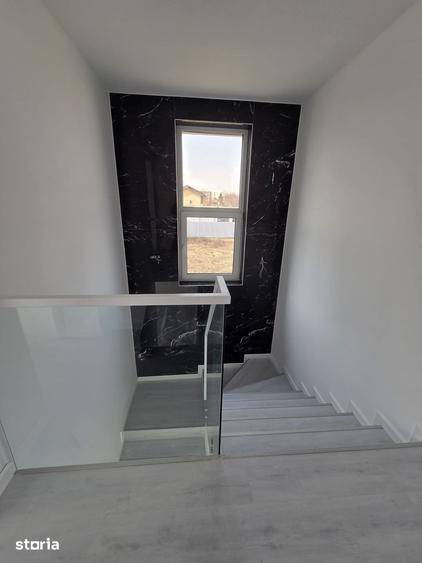 Casă cu 4 camere cu Teren 311 Mp în Central