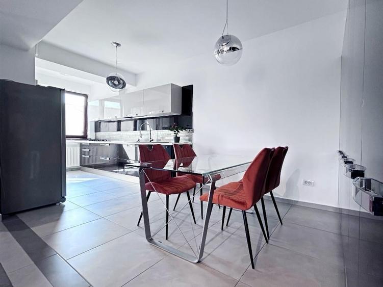 Apartament cu 3 camere decomandat în Băneasa