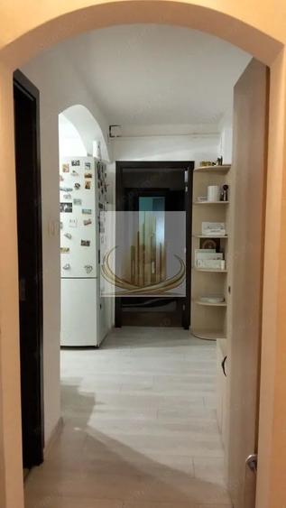 Apartament cu 3 camere semidecomandat în Lipovei