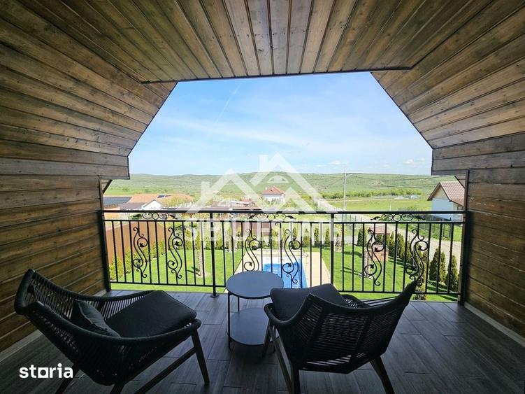 Casă cu 5 camere cu Teren 670 Mp în Roșia