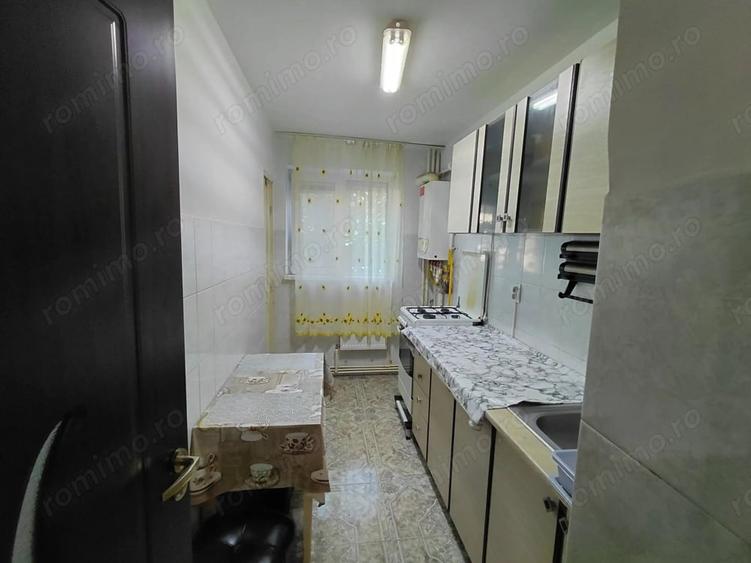 Garsonieră decomandată în Micro 21