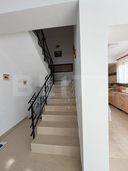 Casă individuală cu 15 camere cu Canalizare în Predeal