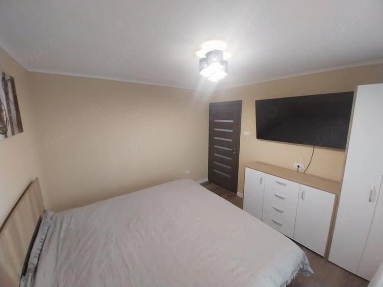 Apartament cu 3 camere decomandat în Dâmbovița