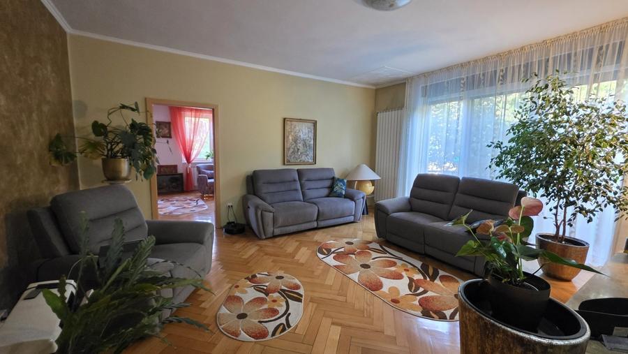 Apartament cu 2 camere semidecomandat, mobilat în Central