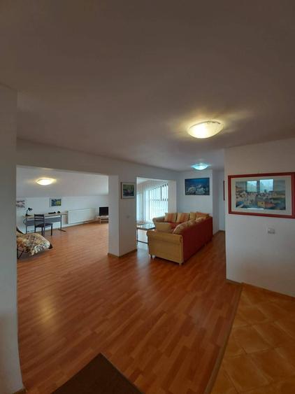 Apartament cu 2 camere decomandat în Sud