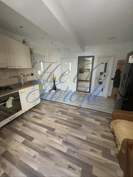 Apartament cu 3 camere semidecomandat, mobilat în Baciu