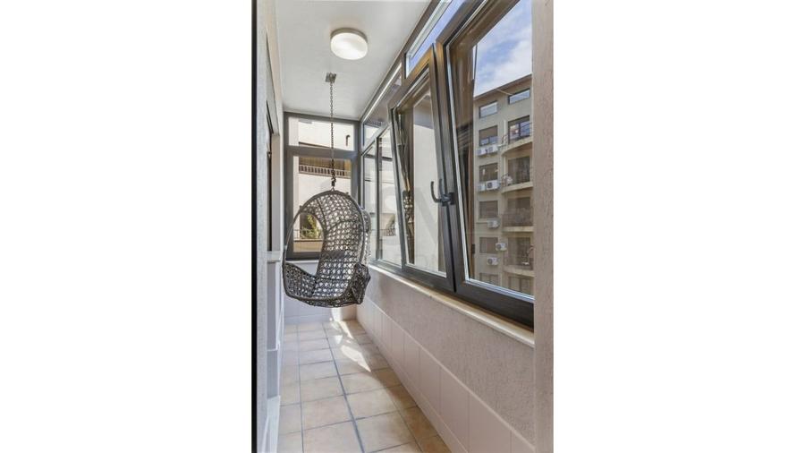 Apartament cu 3 camere semidecomandat, mobilat în Arcul de Triumf