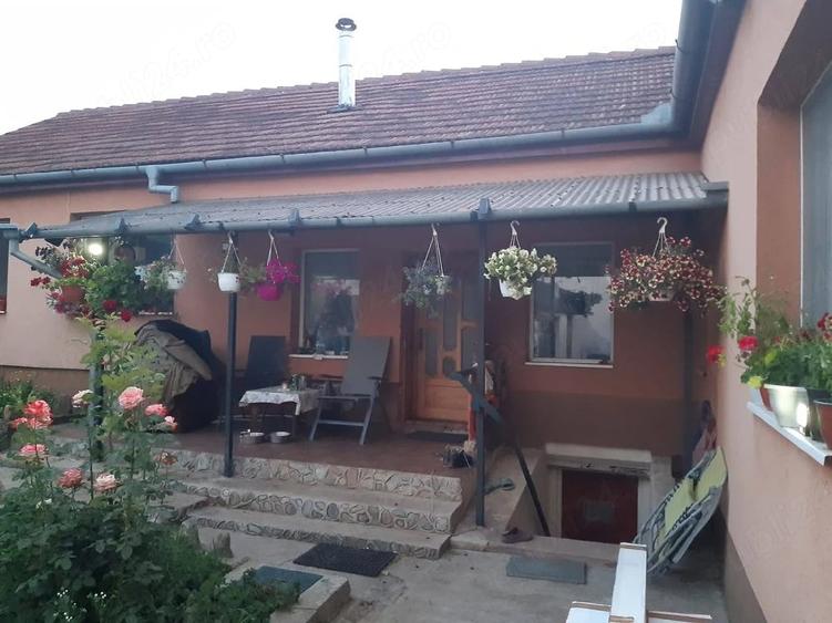 Casă cu 2 camere cu Teren 1134 Mp în Central