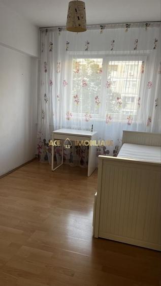 Apartament cu 3 camere semidecomandat, mobilat în Drumul Taberei