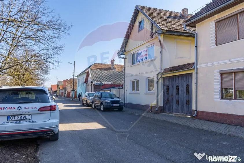 Casă cu 5 camere cu Teren 904 Mp în Central