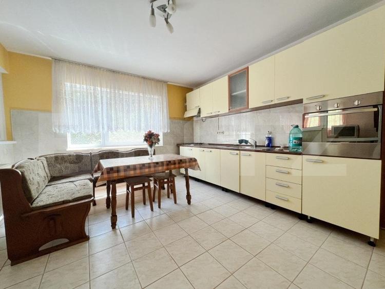 Casă individuală cu 8 camere cu Garaj în Codlea