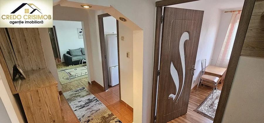 Apartament cu 3 camere semidecomandat în Govândari