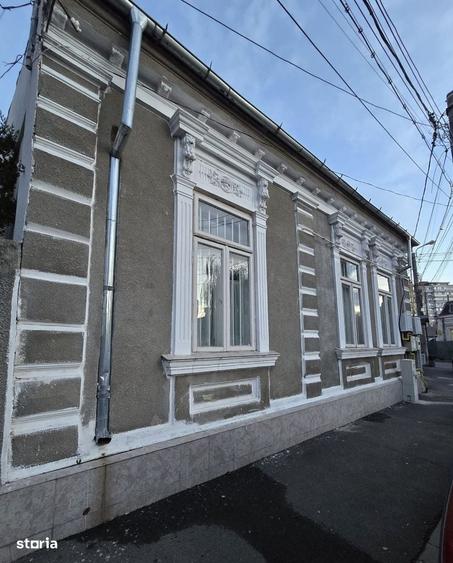 Casă cu 3 camere cu Teren 169 Mp în Central
