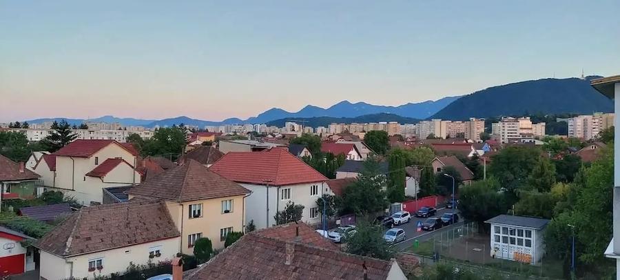 Apartament cu 2 camere semidecomandat în Griviței