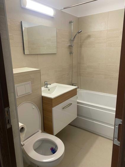 Apartament cu 3 camere semidecomandat în Exterior Vest