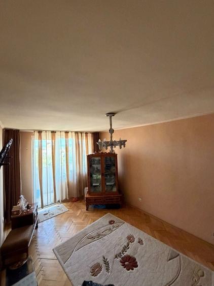 Apartament cu 4 camere în Central