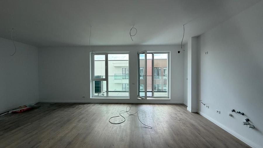 Apartament cu 3 camere semidecomandat în Pipera