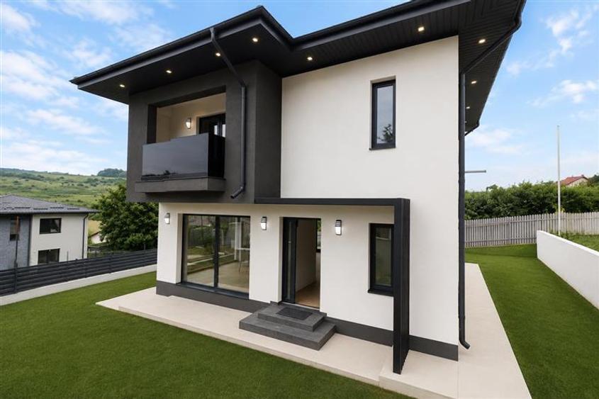 Casă cu 4 camere cu Teren 430 Mp în Bucium