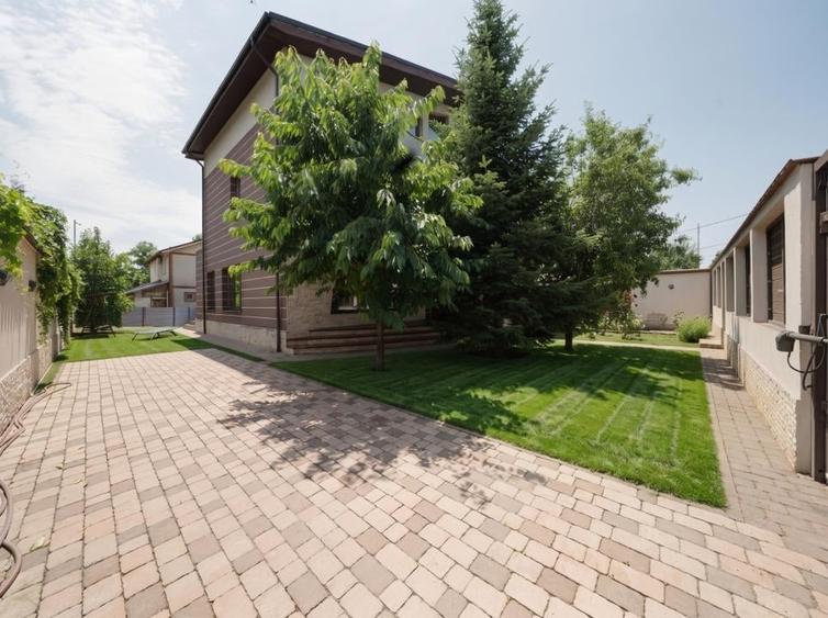 Casă cu 6 camere cu Teren 534 Mp în Theodor Pallady