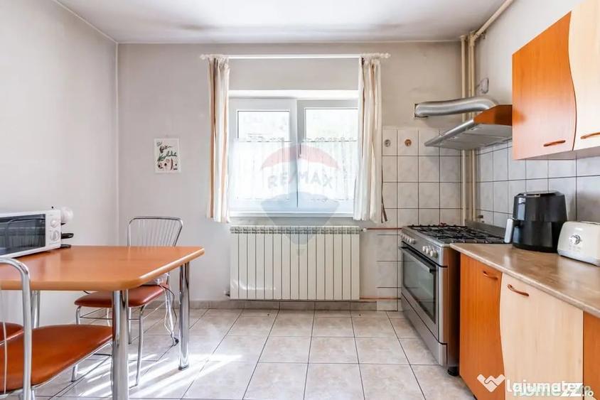 Apartament cu 3 camere decomandat în Nerva Traian