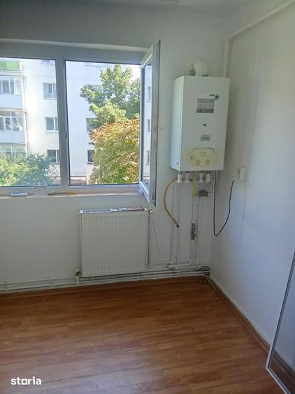 Apartament cu 2 camere semidecomandat în Micro 5