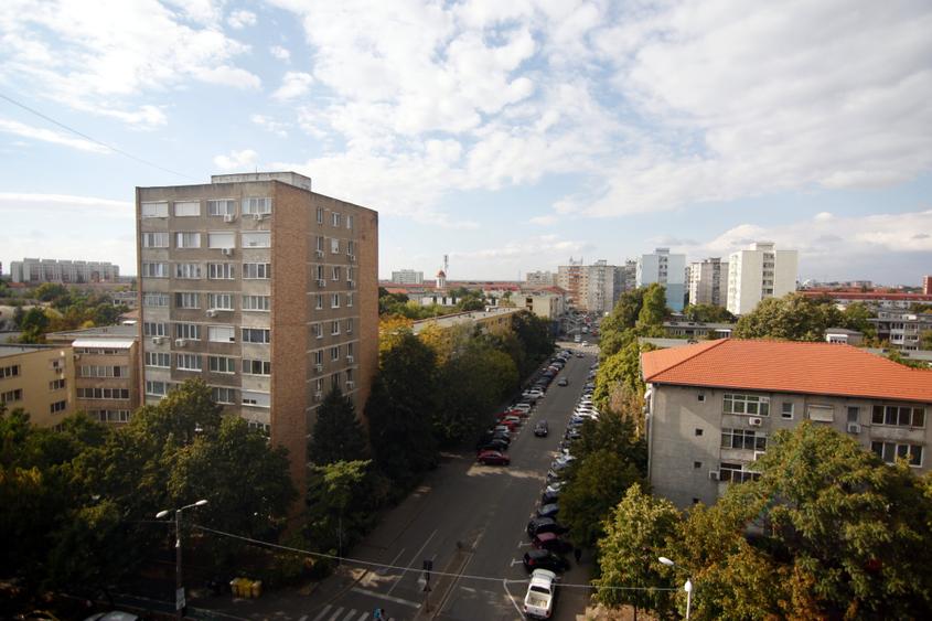Apartament cu 3 camere decomandat în Circumvalațiunii