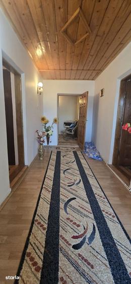 Casă cu 9 camere cu Teren 907 Mp în Central