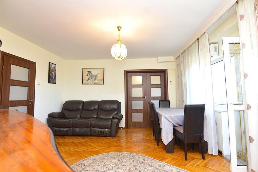 Apartament cu 3 camere decomandat, mobilat în Libertății